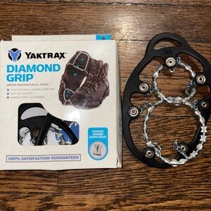 Unisex Yaktrax Diamond Grip Winter ice traction spikes